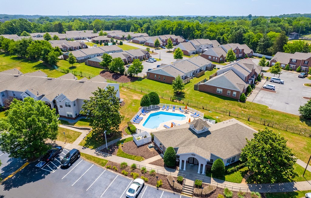 Dominium-Willow Creek-Aerial Leasing Office