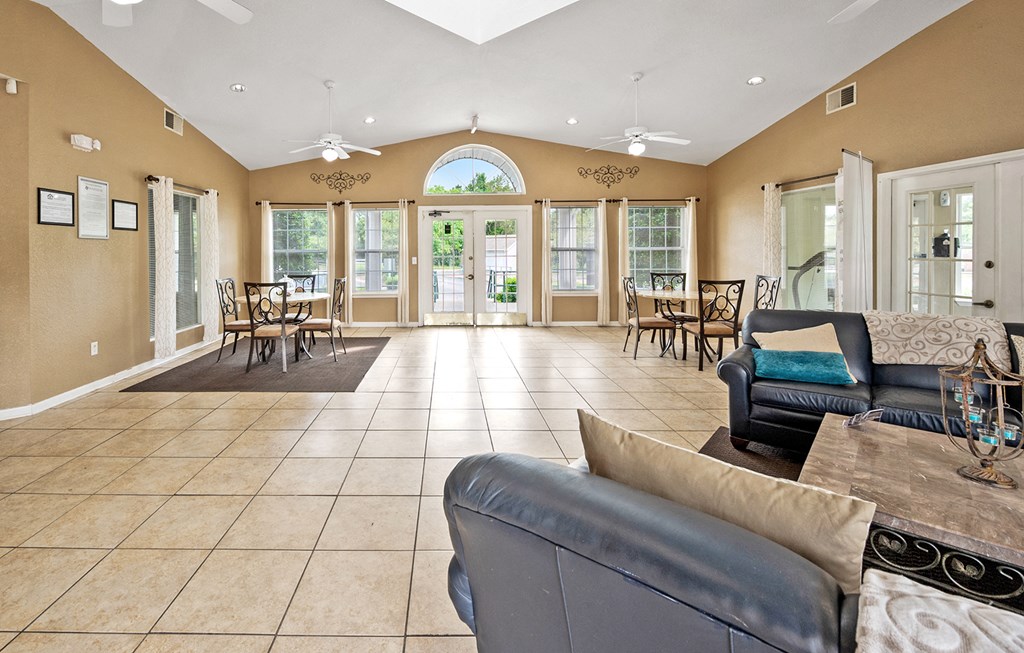 Dominium-Willow Creek-Community Room
