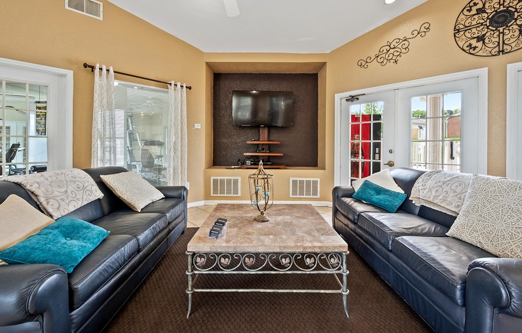 Dominium-Willow Creek-Community Room