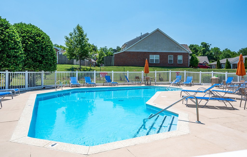 Dominium-Willow Creek-Pool