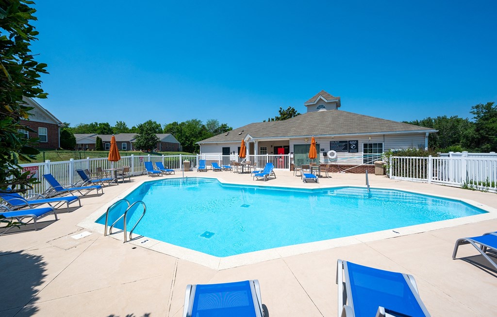 Dominium-Willow Creek-Pool