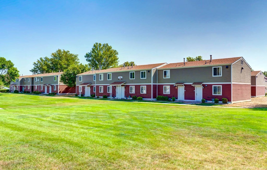 Woodside Village_Exterior