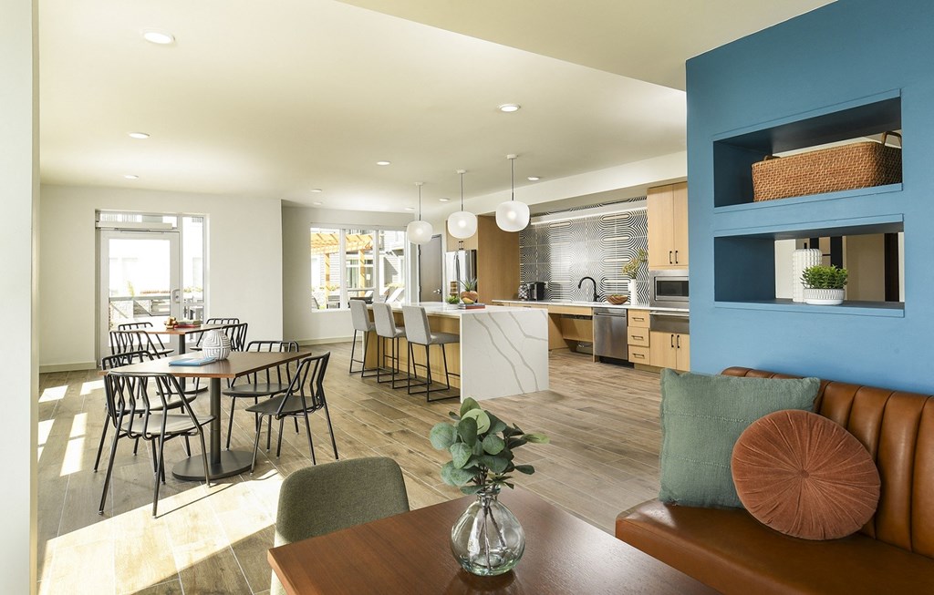 Clubhouse with tv at 900 at Cleveland Park Apartments, Nashville