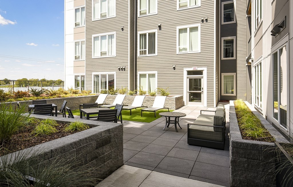 Courtyard at 900 at Cleveland Park Apartments, Nashville 37207