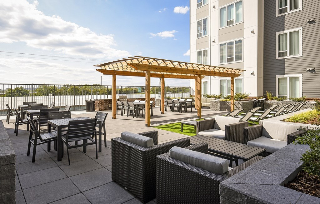 Courtyard rooftop at 900 at Cleveland Park Apartments, Tennessee, 37207