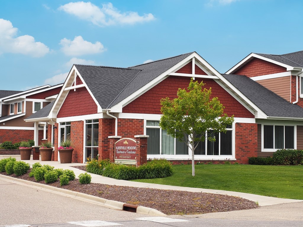 Dominium_Albertville Meadows_Community Exterior