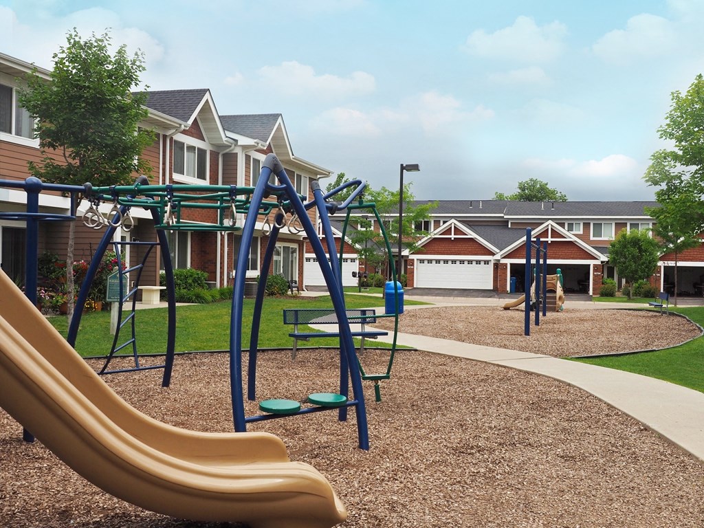 Dominium_Albertville Meadows_On-Site Playground Area