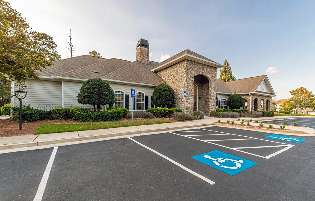 Dominium_Alexander at Stonecrest_Clubhouse Exterior