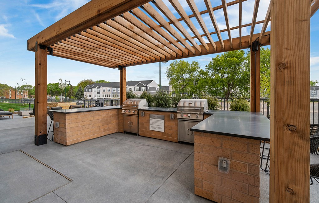 Outdoor Patio at Brighton Oaks, New Brighton Minnesota