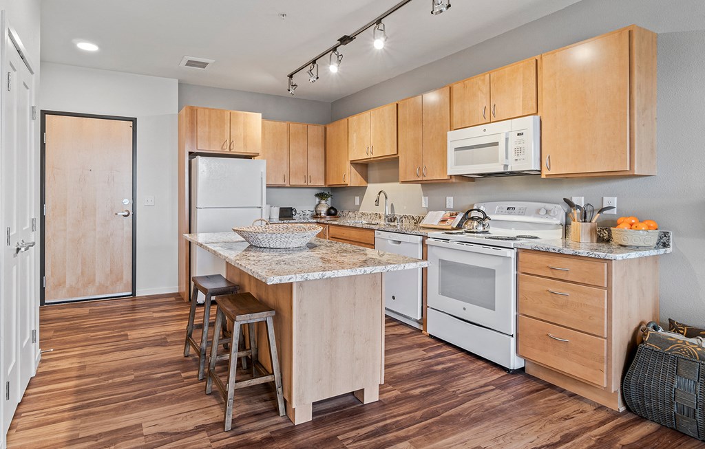 Fully Furnished Kitchen at Brighton Oaks, New Brighton Minnesota