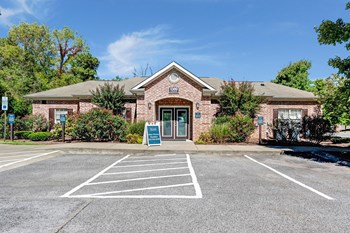 Dominium_Flats on Waters Edge_Leasing Office - Photo Gallery 2