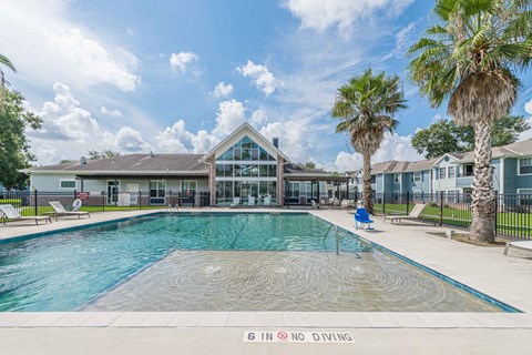 Dominium_Lakecrest_Pool 3.jpg