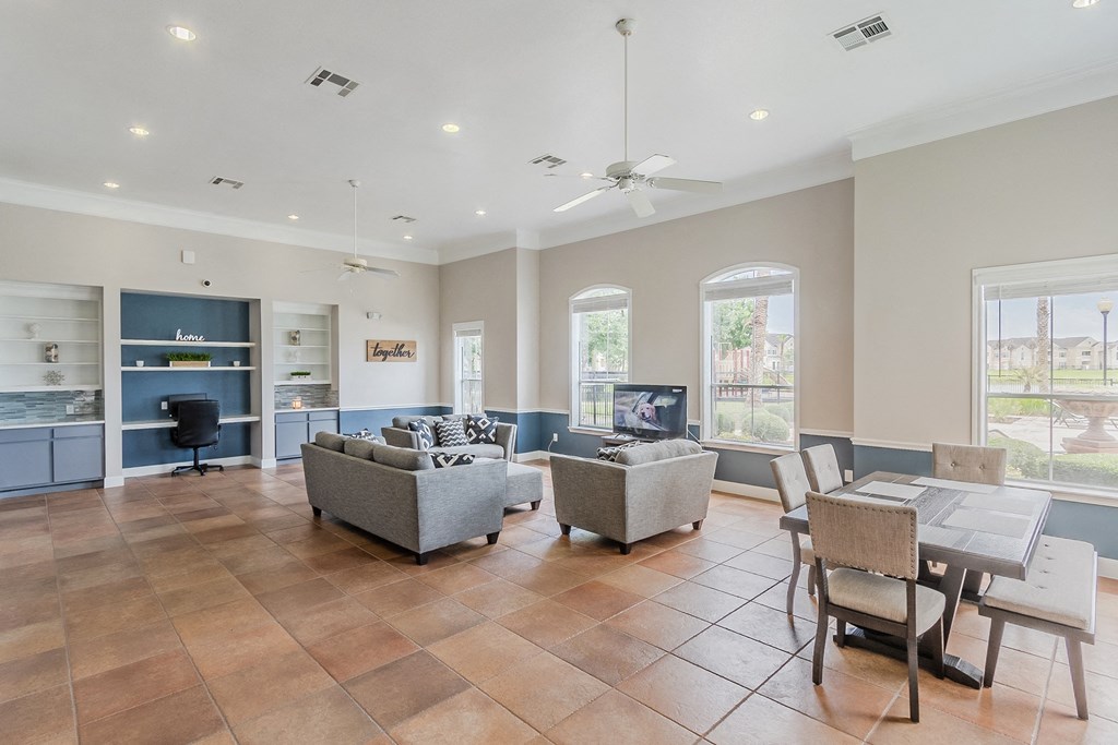 Dominium_Lakeside Pointe_Community Room