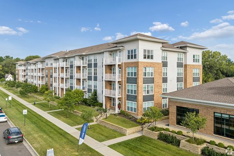 Exterior View at Landings of Lexington, Lexington, MN 55014