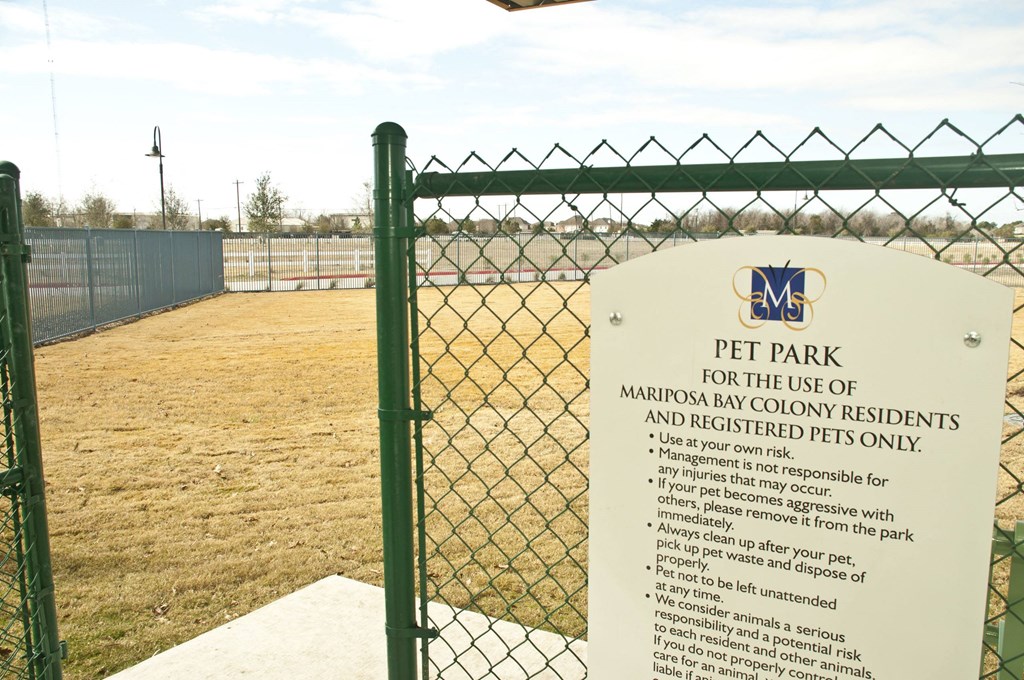 Dog Park at Belle at Bay Colony 55+ Apartments, Dickinson Texas