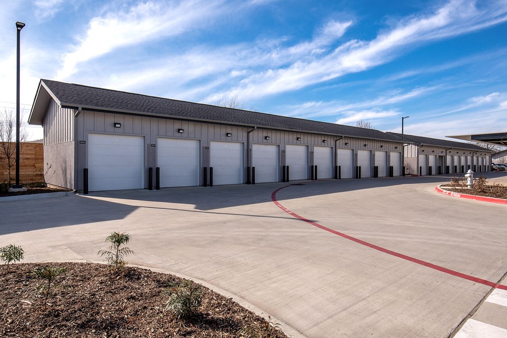 Garages Available at Matlock Flats, Texas, 76001