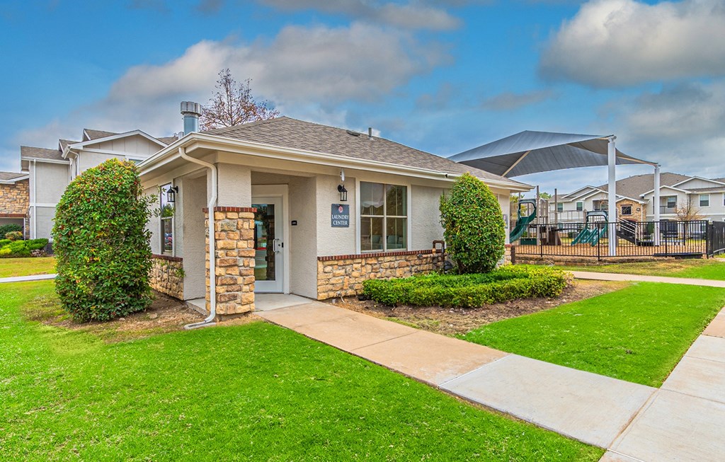 Laundry Room at Rosemont at Mayfield Villas, Texas