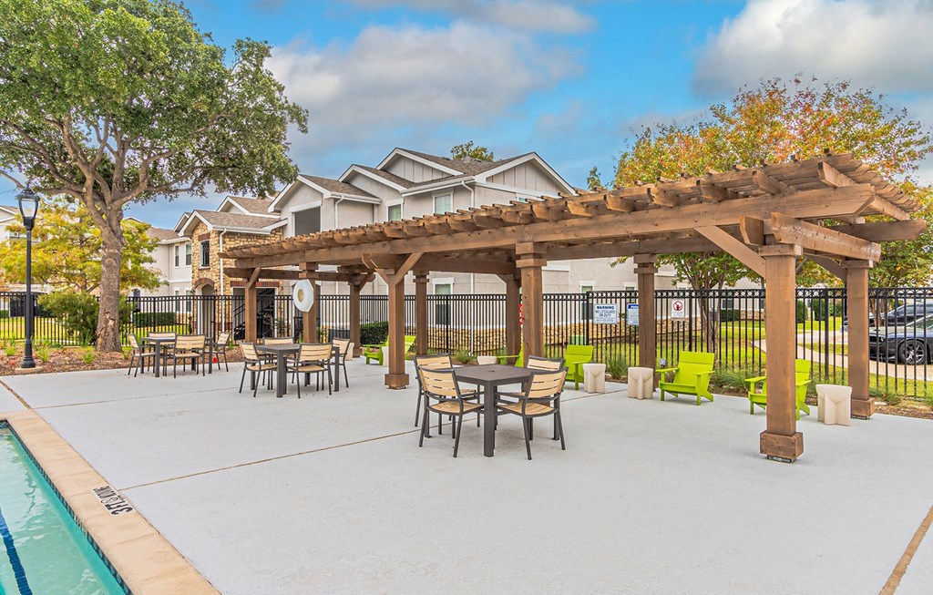 Sundeck at Rosemont at Mayfield Villas, Arlington