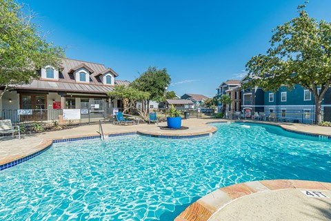 Dominium_Stoneridge_Pool3.jpg