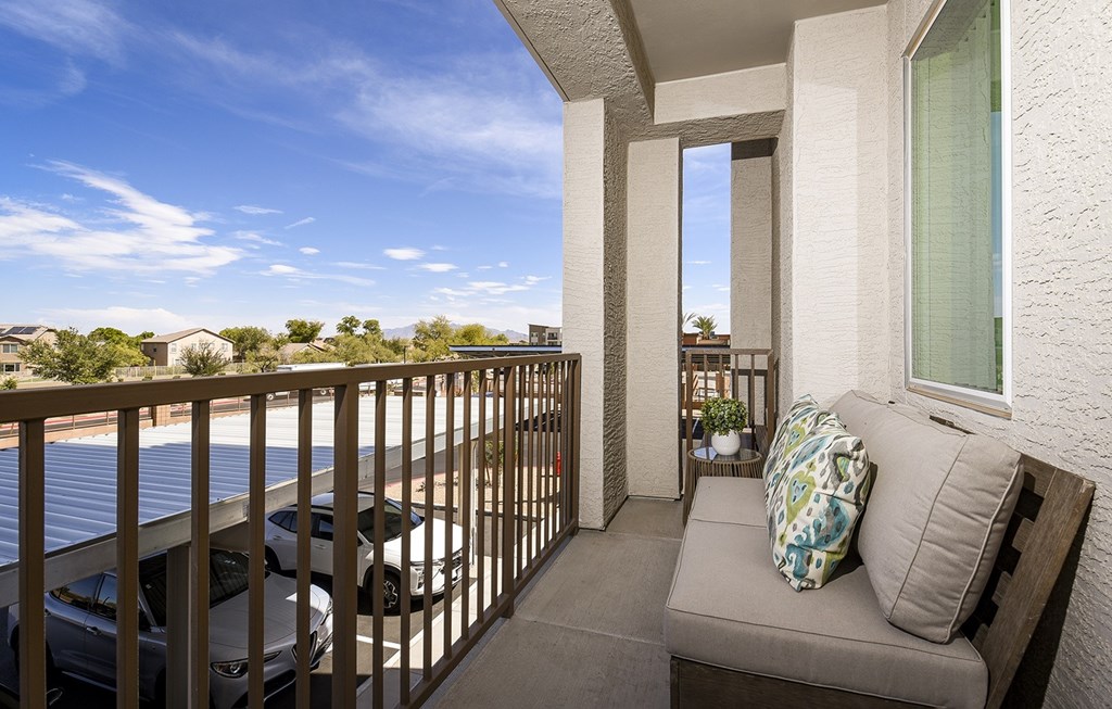 Dominium_Suncrest Vista_Balcony.jpg