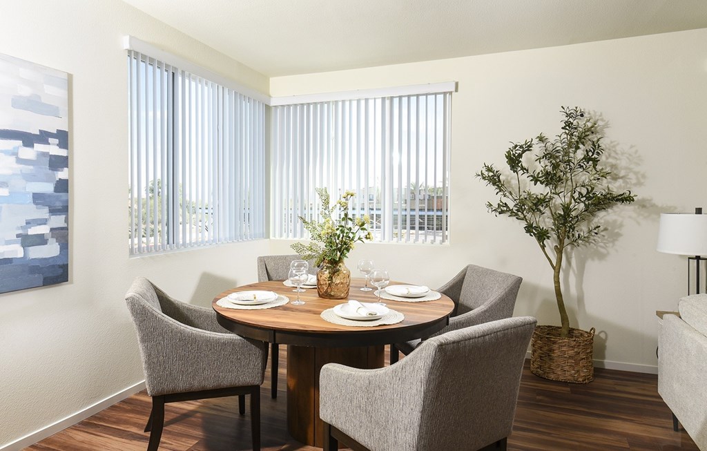 Dominium_Suncrest Vista_Dining Room.jpg