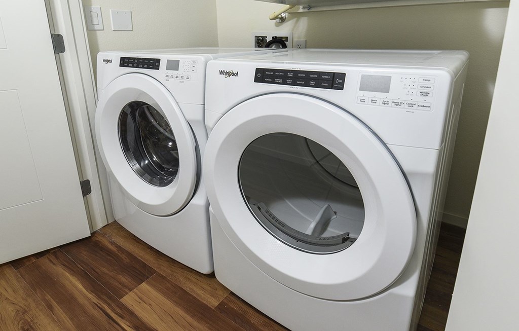 Dominium_Suncrest Vista_Laundry.jpg