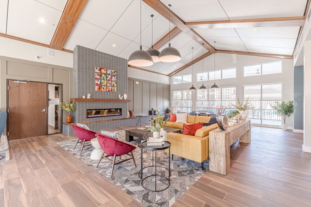 Dining at The Meridian Apartments, Decatur