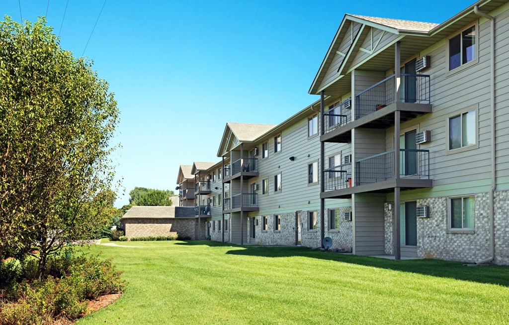 Dominium_Tralee Terrace_Back Apartment Building Exterior