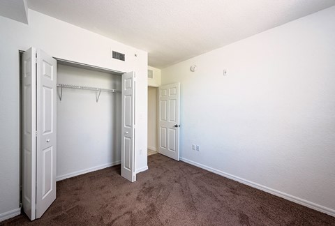 Dominium_Village at Delray_Vacant Apartment Bedroom
