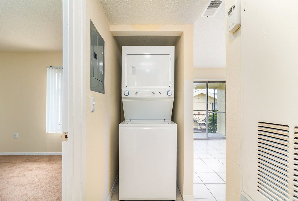 Dominium_Village at Delray_Vacant Apartment Stacked Washer & Dryer