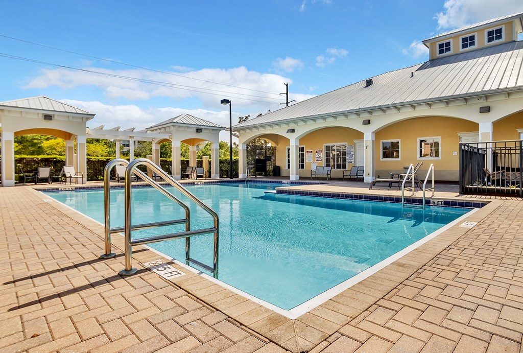 Dominium_Village at Delray_Outdoor Swimming Pool