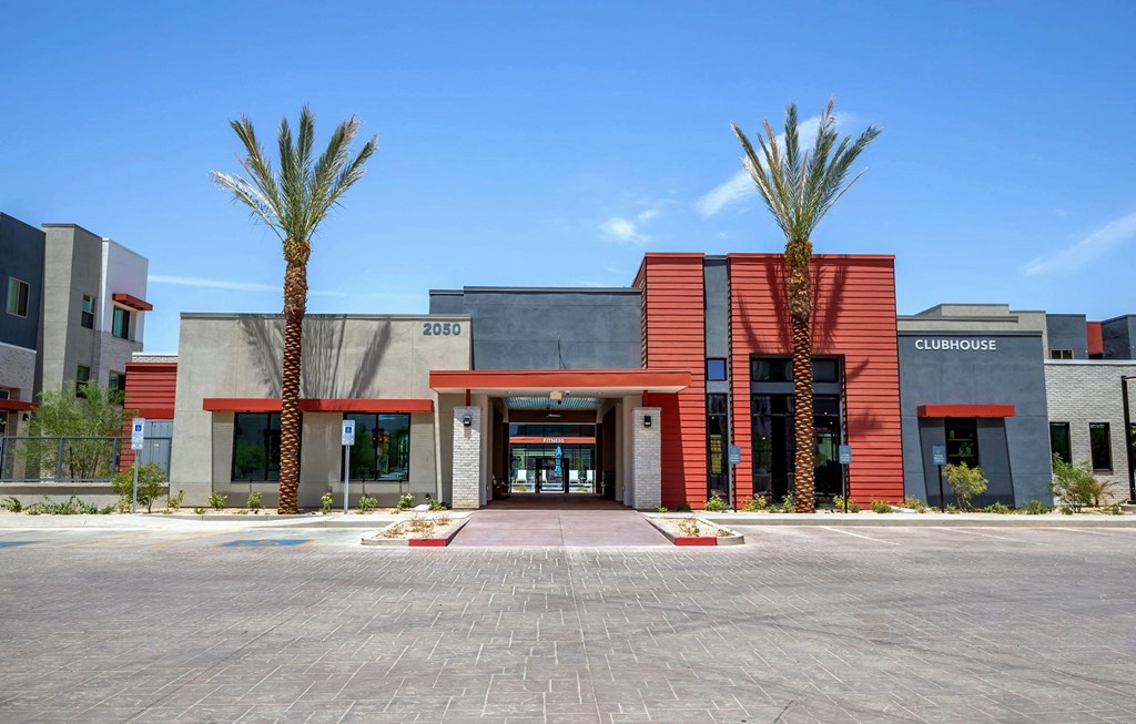 Dominium_Vista Ridge_Community Clubhouse Exterior-Entrance