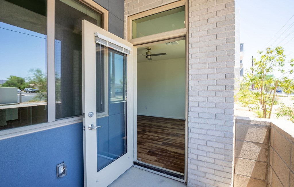 Dominium_Vista Ridge_Vacant 1-2 Bedroom Apt Balcony