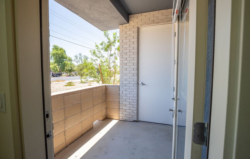 Dominium_Vista Ridge_Vacant 1-2 Bedroom Apt Balcony