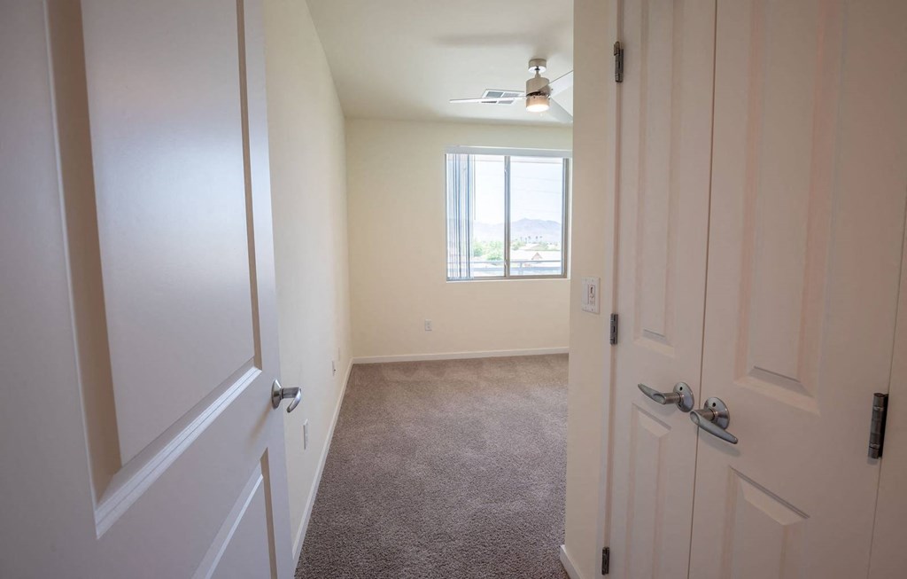 Dominium_Casa Azure_30 - Vacant 1-2 BR Bedroom Entry_Web(3)