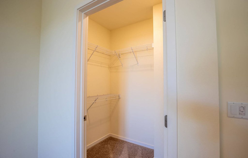 Dominium_Vista Ridge_Vacant 1-2 Bedroom Apt Walk-In Closet