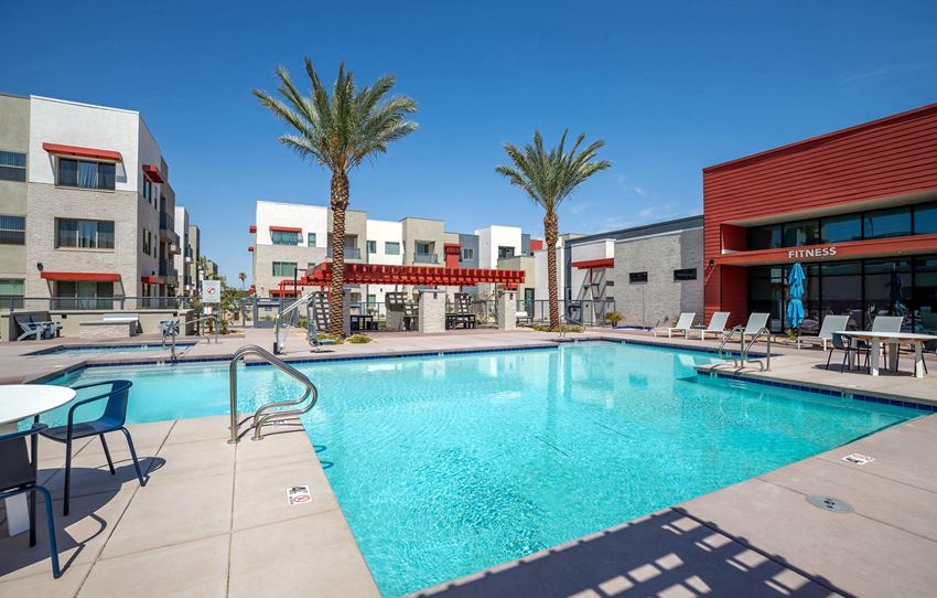 Dominium_Vista Ridge_Outdoor Swimming Pool