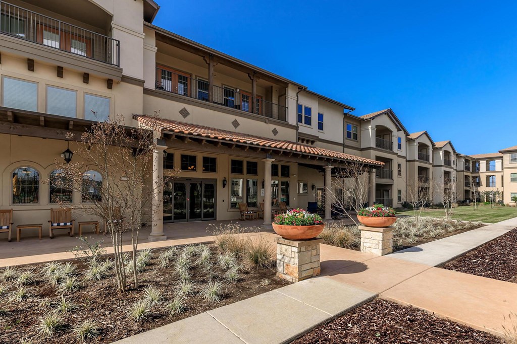 Exterior Landscape at Mariposa at Harris Road Arlington 55+ Apartments, Arlington Texas 