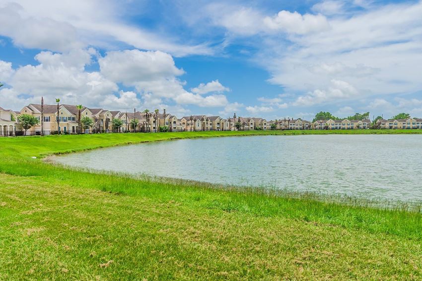 Lakeside Pointe Apartments & Townhomes, 2920 Oak Road, Pearland, TX ...