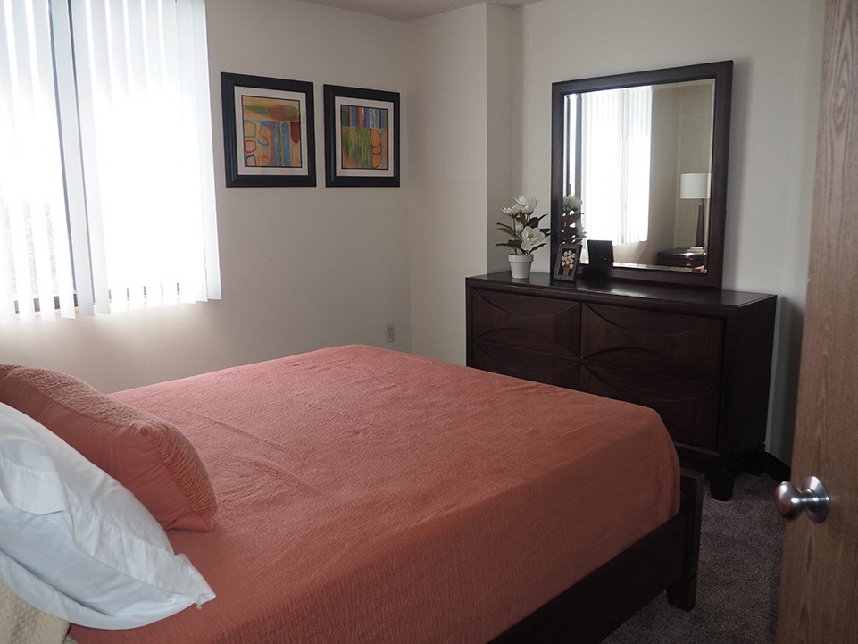 Knox Landing Apartments Bedroom