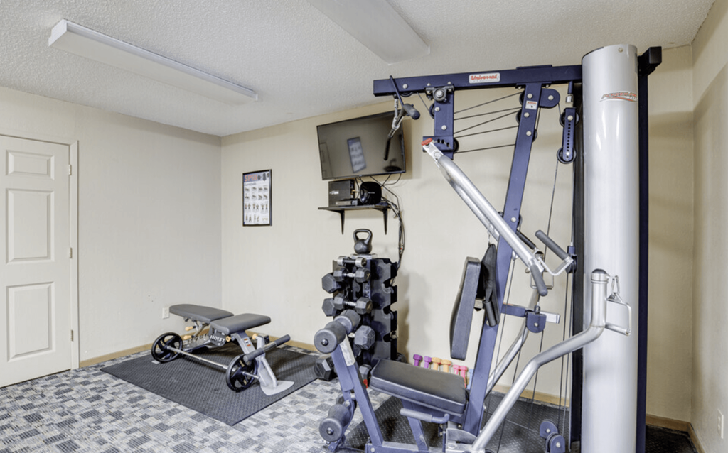 the gym at the preserve apartments