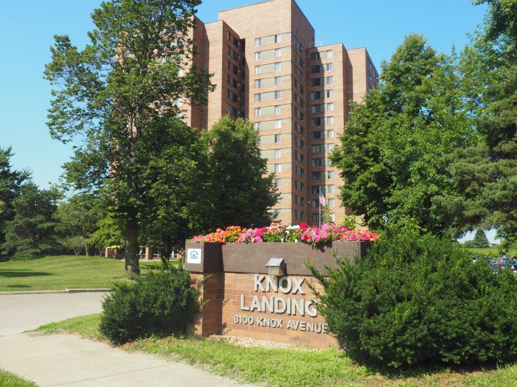 Knox Landing Apartments Building
