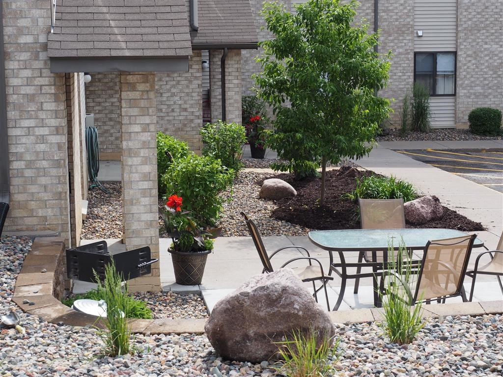 Riverside Apartments Patio