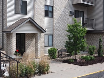 Riverside Apartments Building - Photo Gallery 4