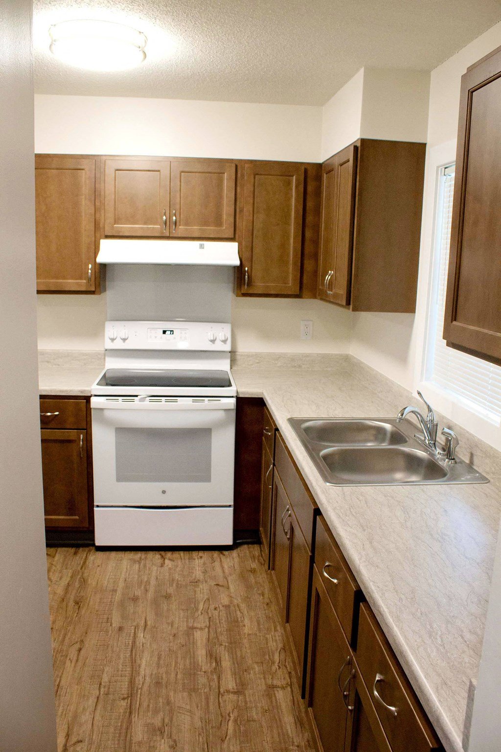 Century Hills Townhomes kitchen