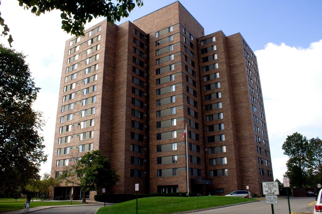 Knox Landing Apartment Outside