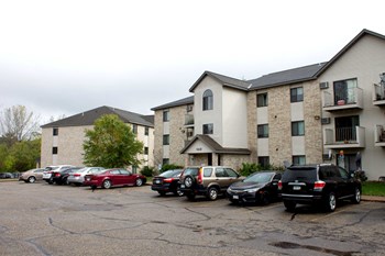 River Place Apartments Building Parking - Photo Gallery 3