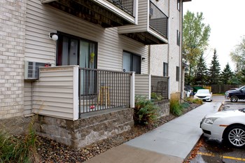 Riverside Apartments patio - Photo Gallery 5