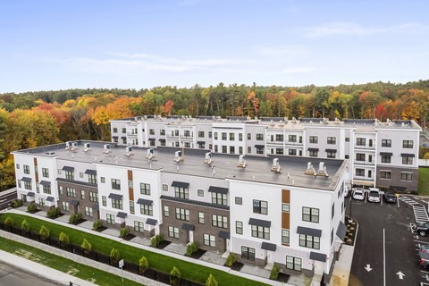 635 Main Street 2 Beds Apartment for Rent