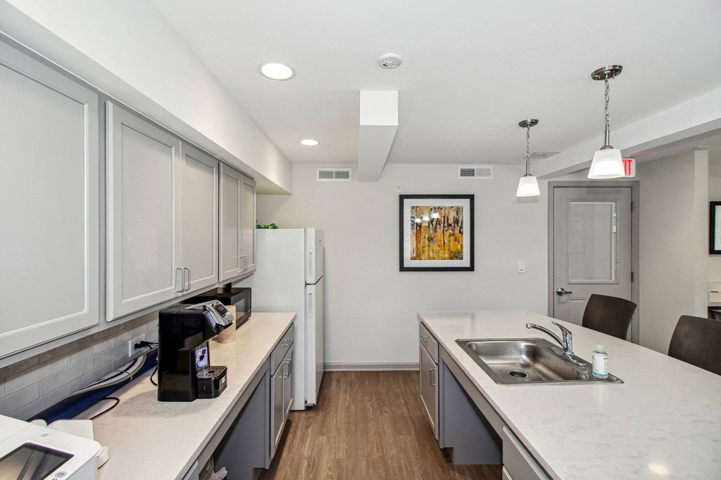 the preserve at ballantyne commons apartment kitchen and dining area